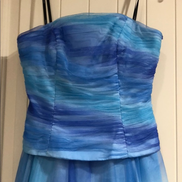 Prom/Formal dress - Picture 2 of 4